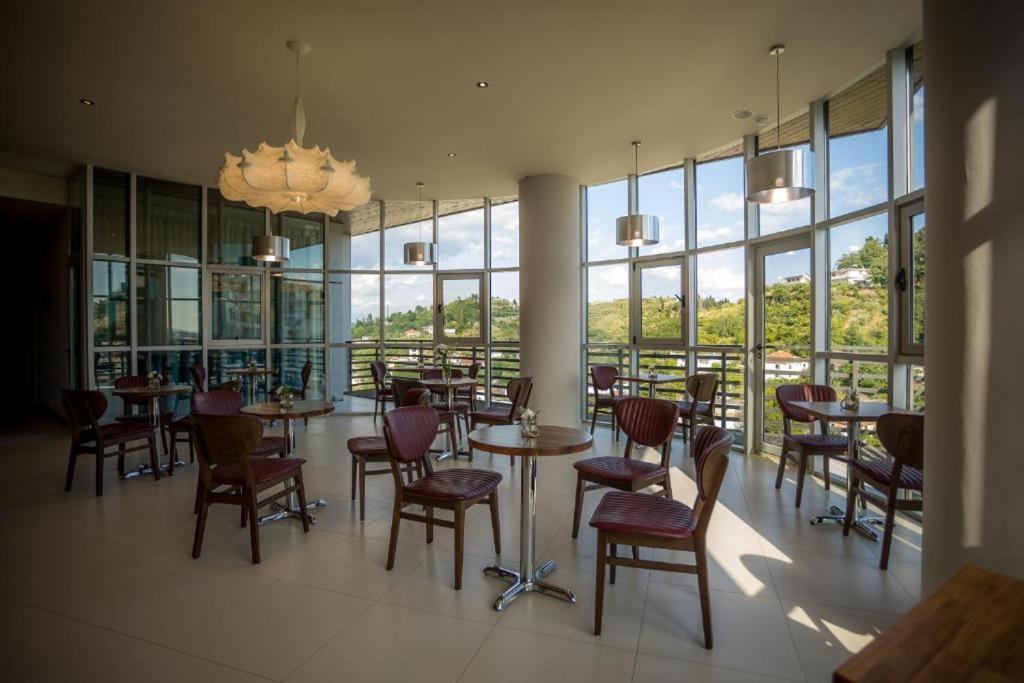Sky Hotel Shkodër Esterno foto