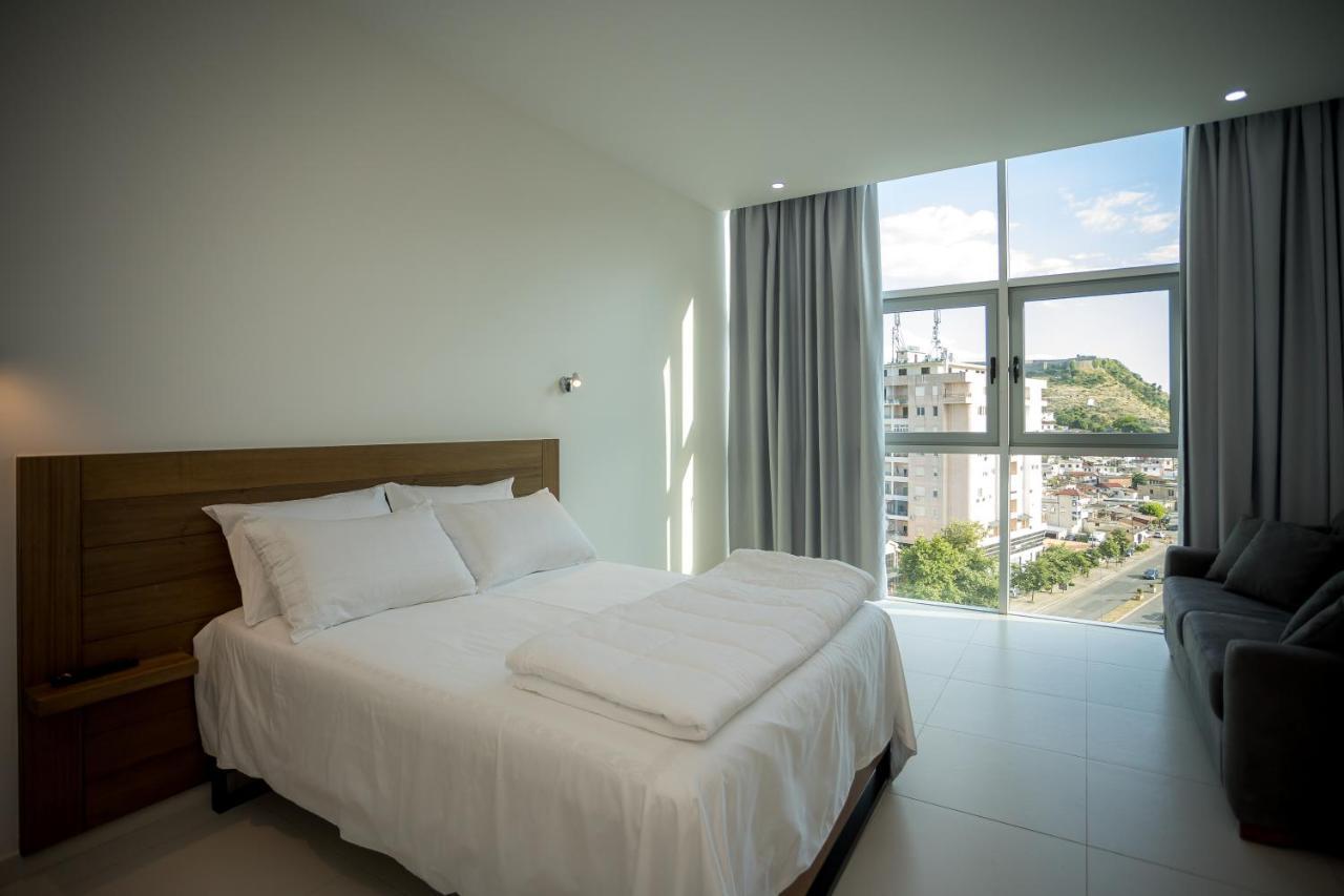 Sky Hotel Shkodër Esterno foto