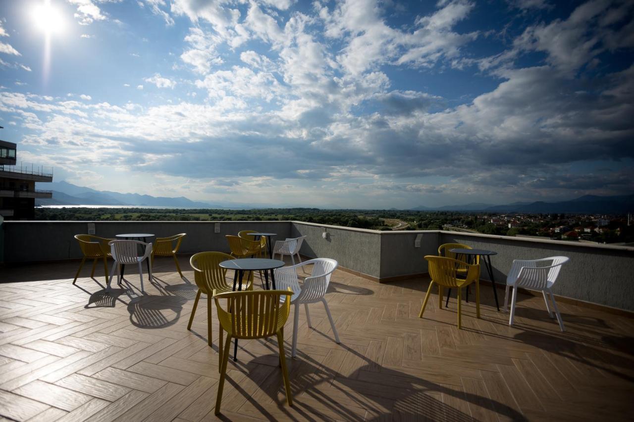 Sky Hotel Shkodër Esterno foto