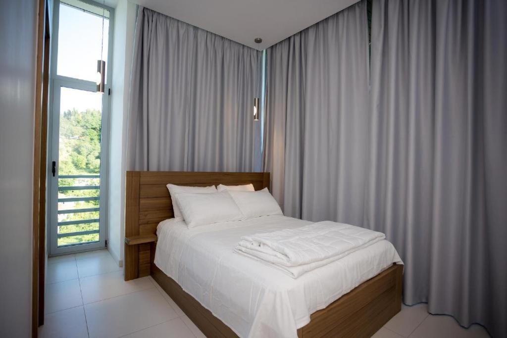 Sky Hotel Shkodër Esterno foto